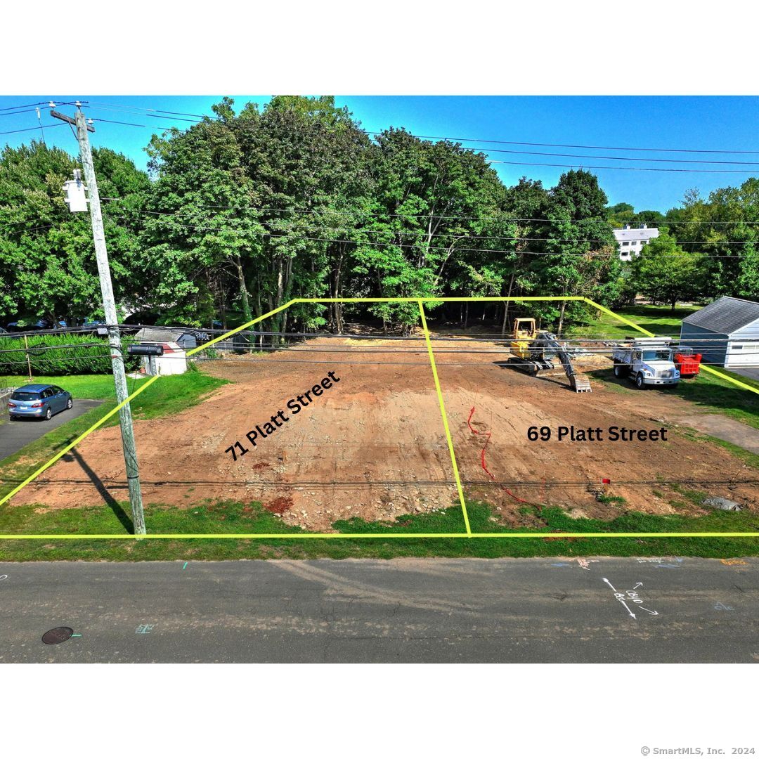 a view of a basketball court