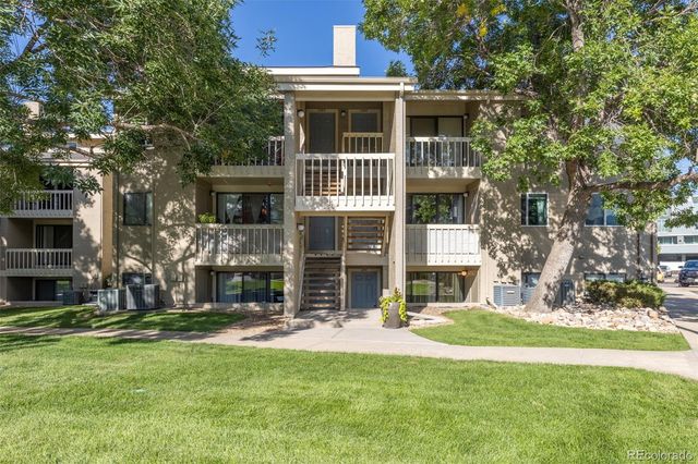 $400,000 | 20 South Boulder Circle, Unit 2114 | Keewaydin