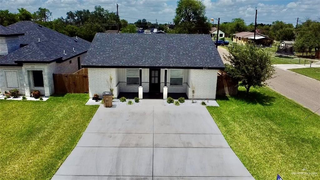 View of front of home featuring a front yard