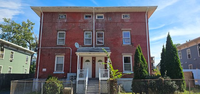 $475,000 | 32-34 Wolcott Street | Frog Hollow