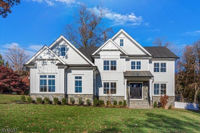 $1,725,000 | 17 Fallsview Drive | Watchung