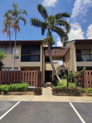 $229,900 | 895 North Village Drive North, Unit 204 | St. Petersburg