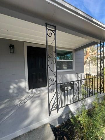 $2,200 | 5737 1st Avenue North | Live Oak