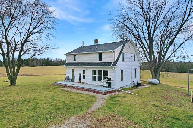 $379,000 | N9063 Chartre Road | Stephenson Township - Menominee County