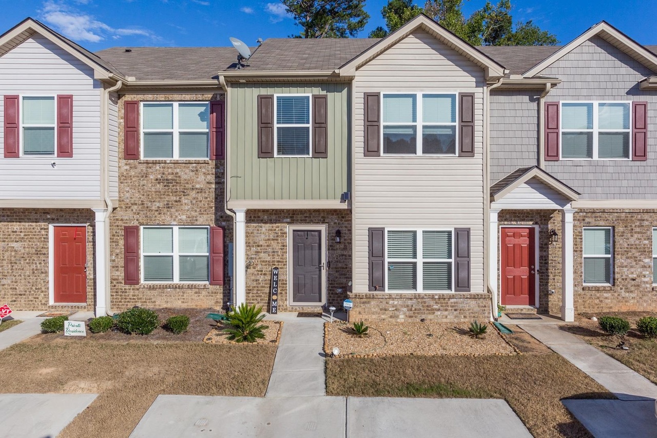 6300 Mallory Ridge, Union City, GA 30291 | Compass