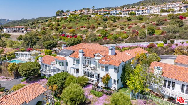 $2,395,000 | 2032 Palisades Drive | Pacific Palisades