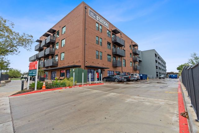 $2,100 | 4510 Terry-O Lane, Unit 423 | East Congress