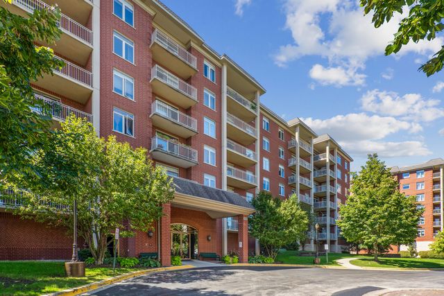 $414,000 | 8300 Callie Avenue, Unit 405 | The Woodlands of Morton Grove