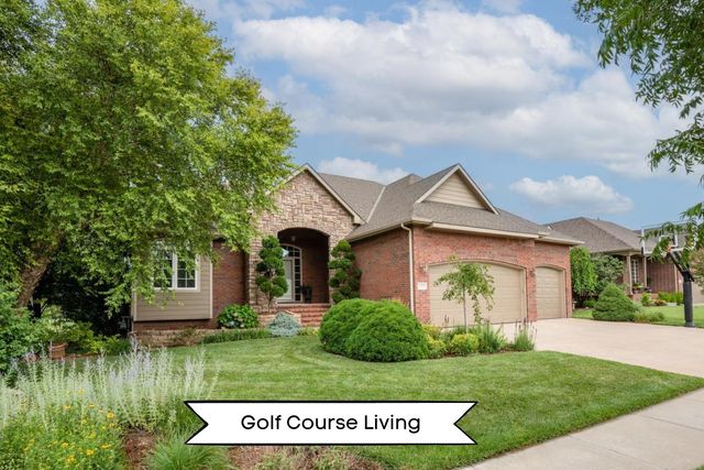 $475,000 | 2413 Fairway Lane | The Oaks