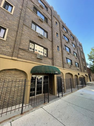 $242,500 | 455 West St James Place, Unit 505 | Lincoln Park