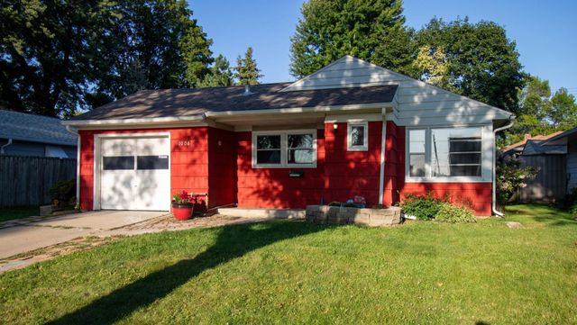 $220,000 | 1006 13th Avenue Northwest | Washington