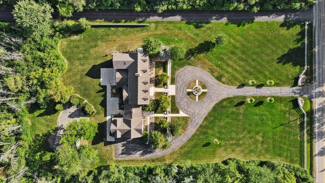 $2,390,000 | 10060 North Range Line Road | Mequon