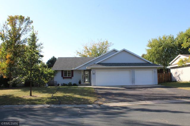 $289,000 | 988 7th Avenue Northwest | Hutchinson