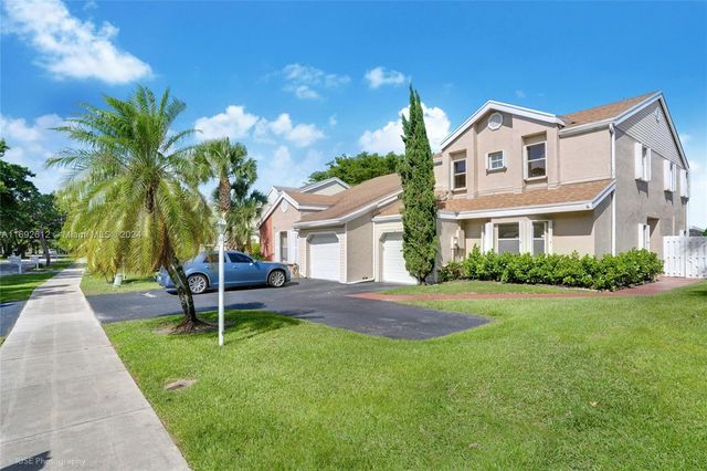 $630,000 | 10961 Scarborough Drive | Davie