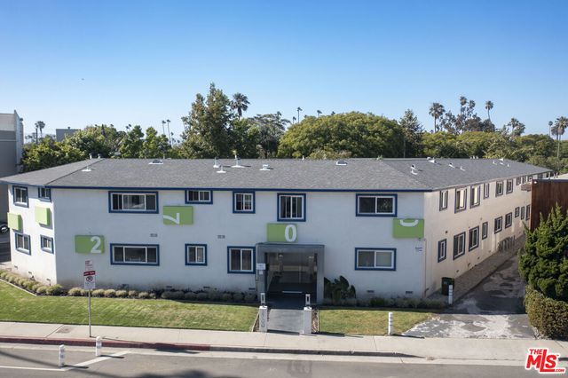 $6,995,000 | 2700 Abbot Kinney Boulevard | Venice