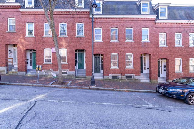 $279,900 | 122 West Merrimack Street, Unit 2 | Downtown Manchester