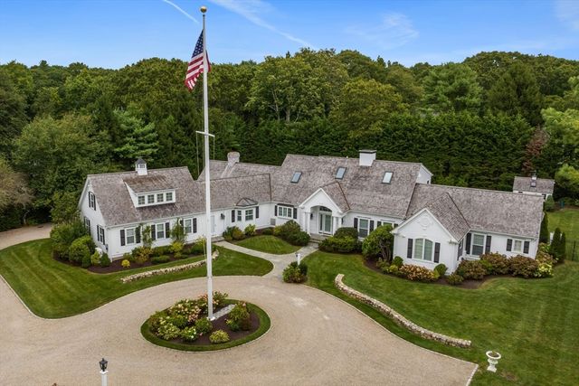 $3,250,000 | 1460 South County Road | Osterville