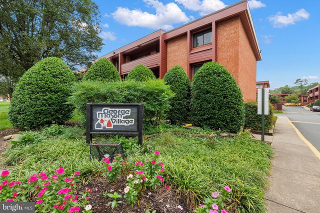 $285,000 | 1529 South George Mason Drive, Unit 11 | George Mason Village