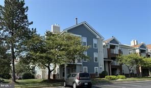 $2,200 | 20979 Timber Ridge Terrace, Unit 101 | Ashburn Farm