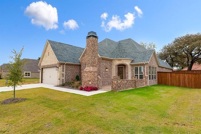 $499,900 | 1300 Highland Park Circle | Granbury