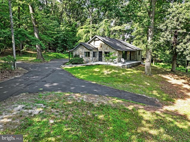 $599,900 | 2570 Mt Zion Road | Springettsbury Township