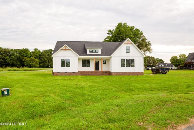 $425,900 | 101 Sand Trap Lane | North Clinton Township - Sampson County