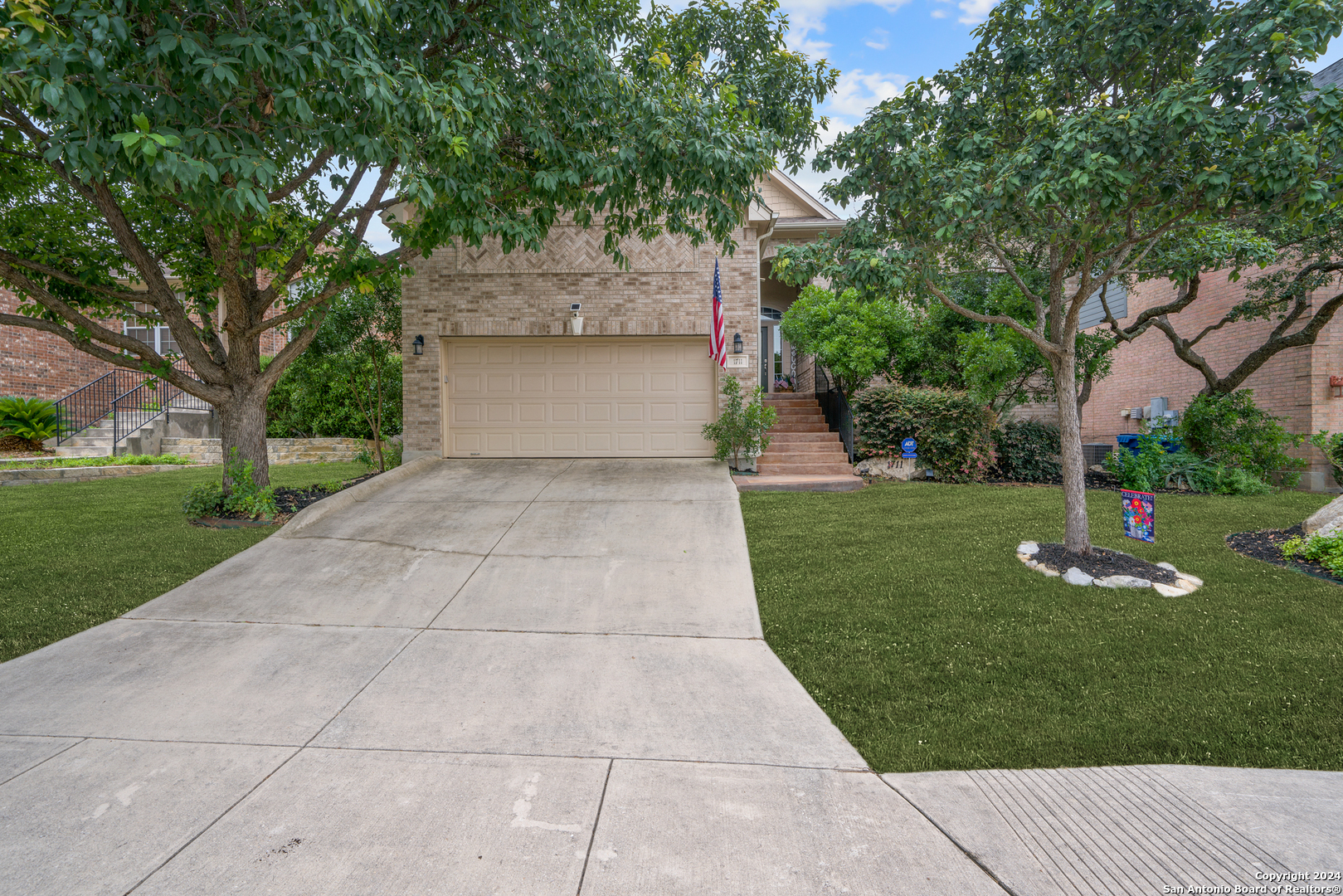 a view of backyard with green space