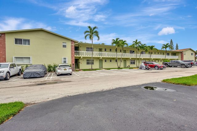 $189,900 | 658 Northeast 6th Court, Unit J | Boynton Beach