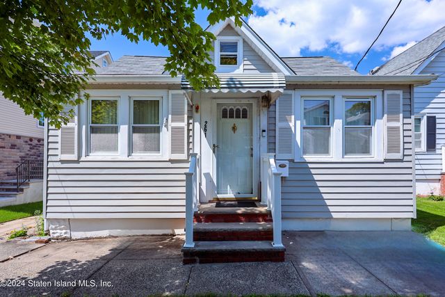 $649,000 | 261 Rudyard Street | Midland Beach