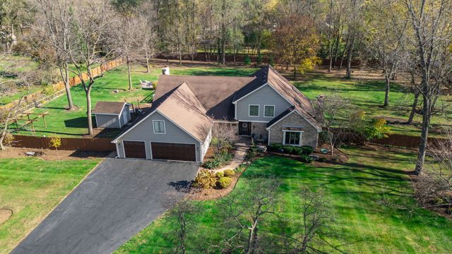 $1,375,000 | 3S601 Glen Drive South | Warrenville