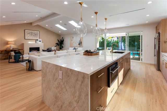 $2,399,000 | 13946 Chandler Boulevard | Sherman Oaks