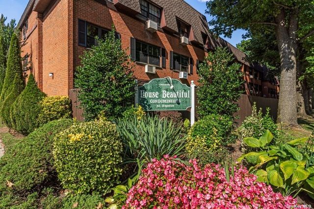 $798,000 | 220-73 67th Avenue, Unit 3C | Oakland Gardens