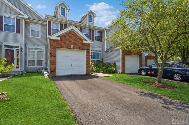 $535,000 | 7 Molteg Drive | Sayreville