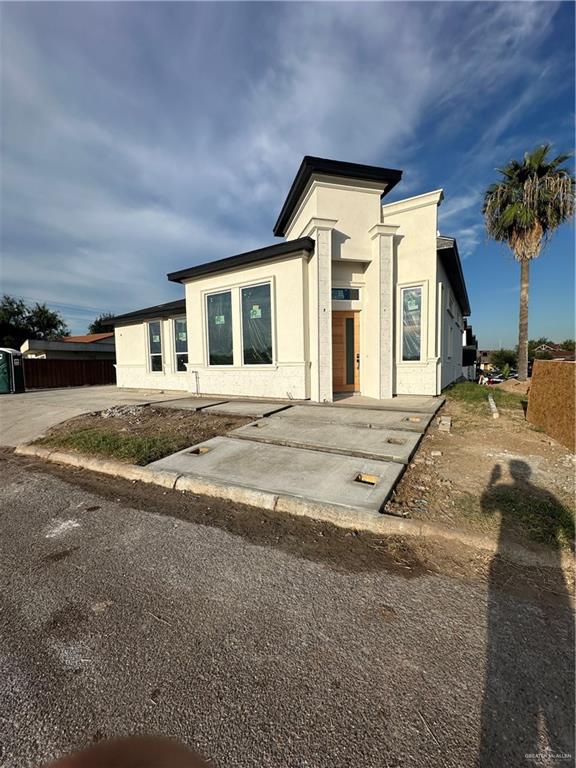 a view of a house with a entertaining space