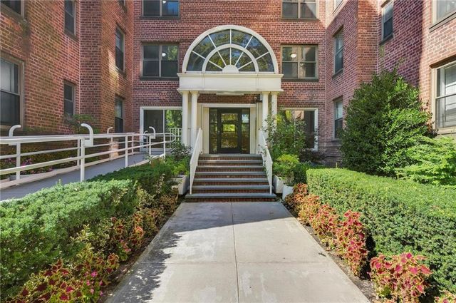 $370,000 | 2190 Brigham Street, Unit 6F | Sheepshead Bay