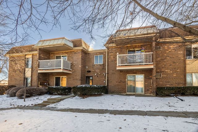 $256,500 | 902 West Alleghany Drive, Unit 2A | Arlington Heights