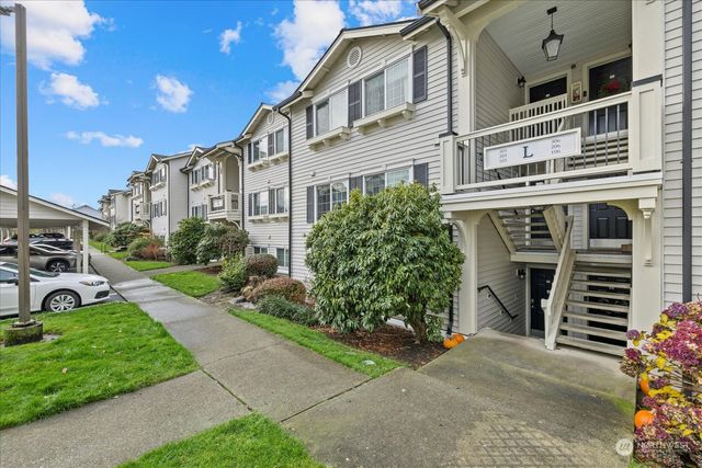 $360,000 | 12404 East Gibson Road, Unit L105 | Paine Field-Lake Stickney