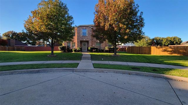 $399,900 | 605 Skyflower Court | DeSoto