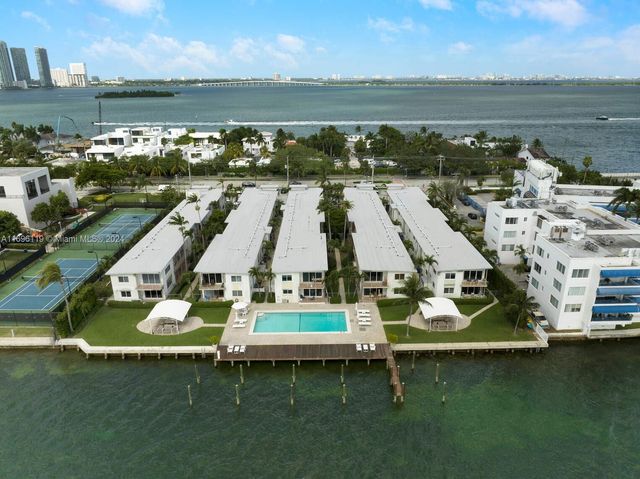 $1,420,000 | 1120 Venetian Way, Unit 1F | Venetian Islands