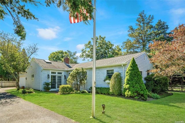 $2,995,000 | 4 Barker Lane | Quogue