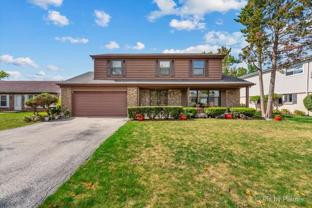 $500,000 | 2346 South Shag Bark Trail | Arlington Heights