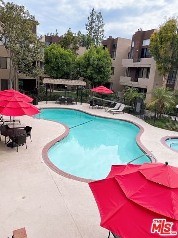 $2,600 | 7826 Topanga Canyon Boulevard, Unit 29 | Canoga Park