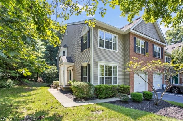 $490,000 | 38 Pond Hollow Drive | Oak Ridge