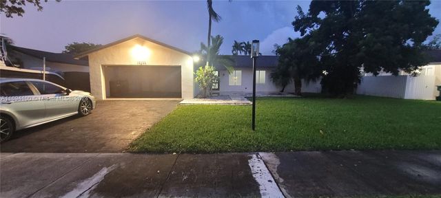 $3,950 | 13935 Southwest 107th Terrace | The Hammocks