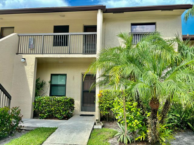 $264,000 | 4233 Carambola Circle South, Unit 26106 | Coral Gate