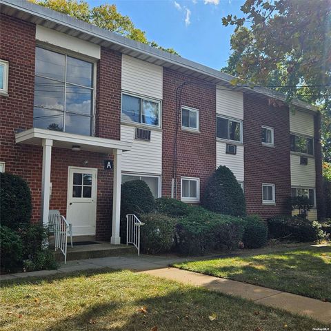 $299,000 | 125 Hempstead Gardens Drive, Unit A2A | West Hempstead