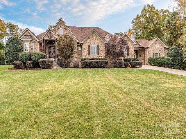 $1,375,000 | 736 Cooks Cove Ridge | Lake Wylie