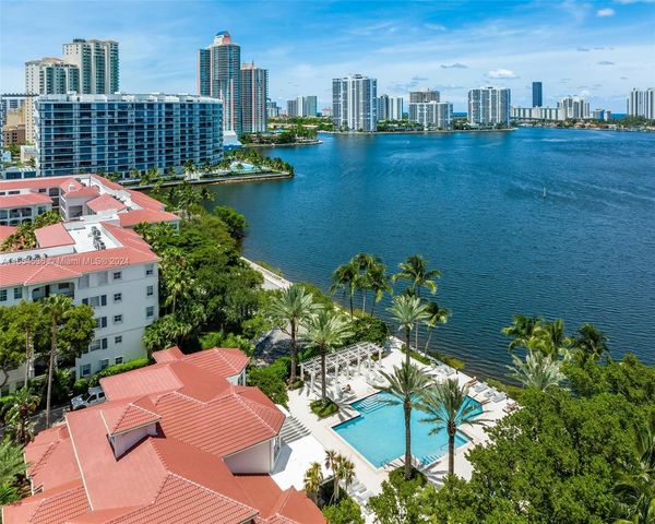 $462,800 | 3155 Northeast 184th Street, Unit 8206 | Alaqua Condominiums