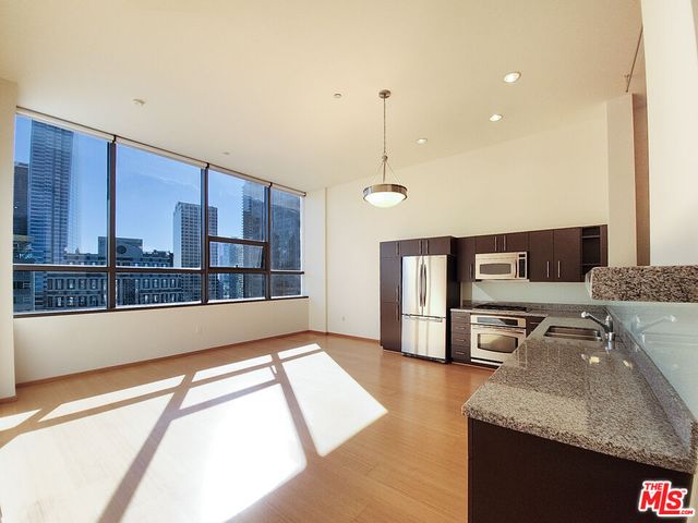 $2,895 | 1100 Wilshire Boulevard, Unit 1810 | Downtown Los Angeles