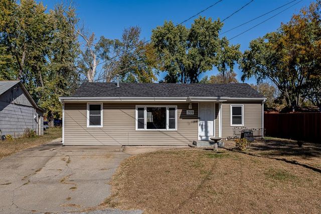 $199,950 | 709 East Connie Street | Lansing